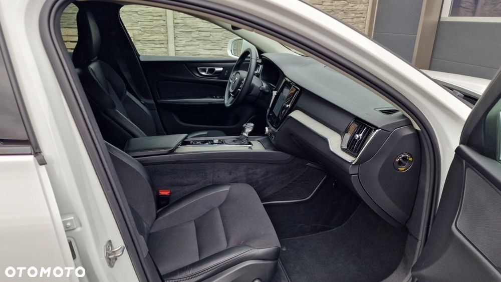 Volvo V60 Cross Country D4 AWD Geartronic - 25