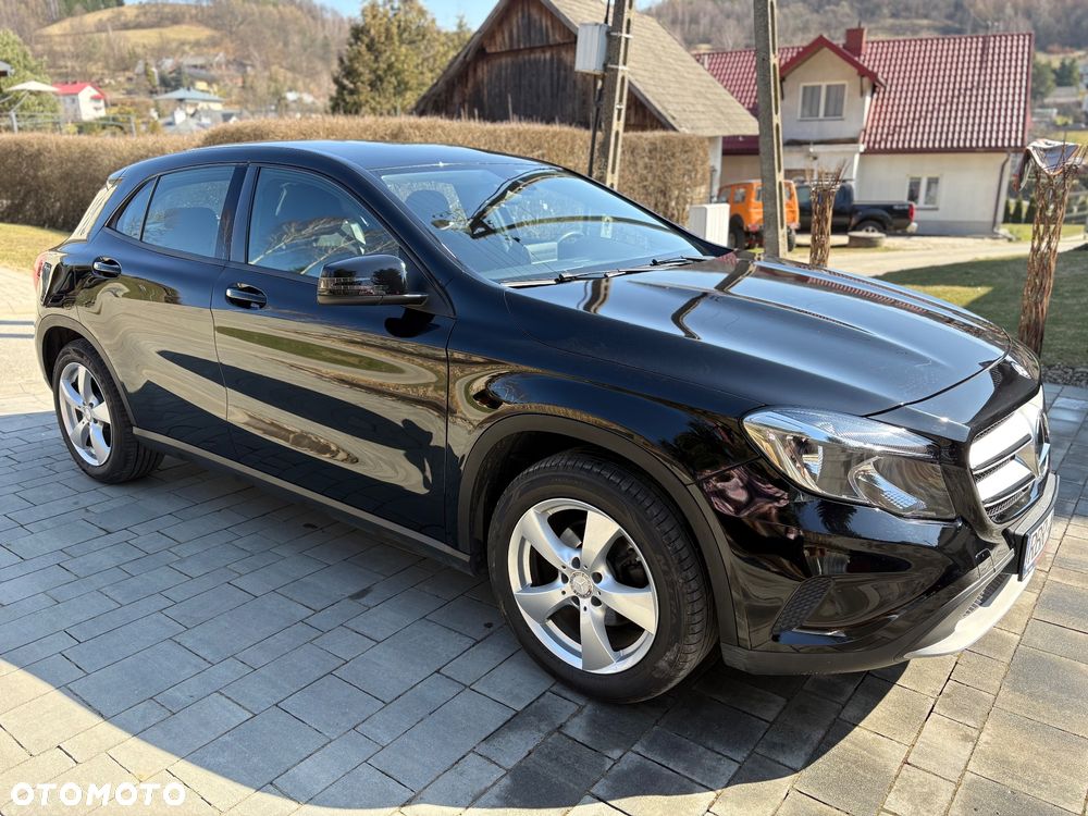 Mercedes-Benz GLA - 4