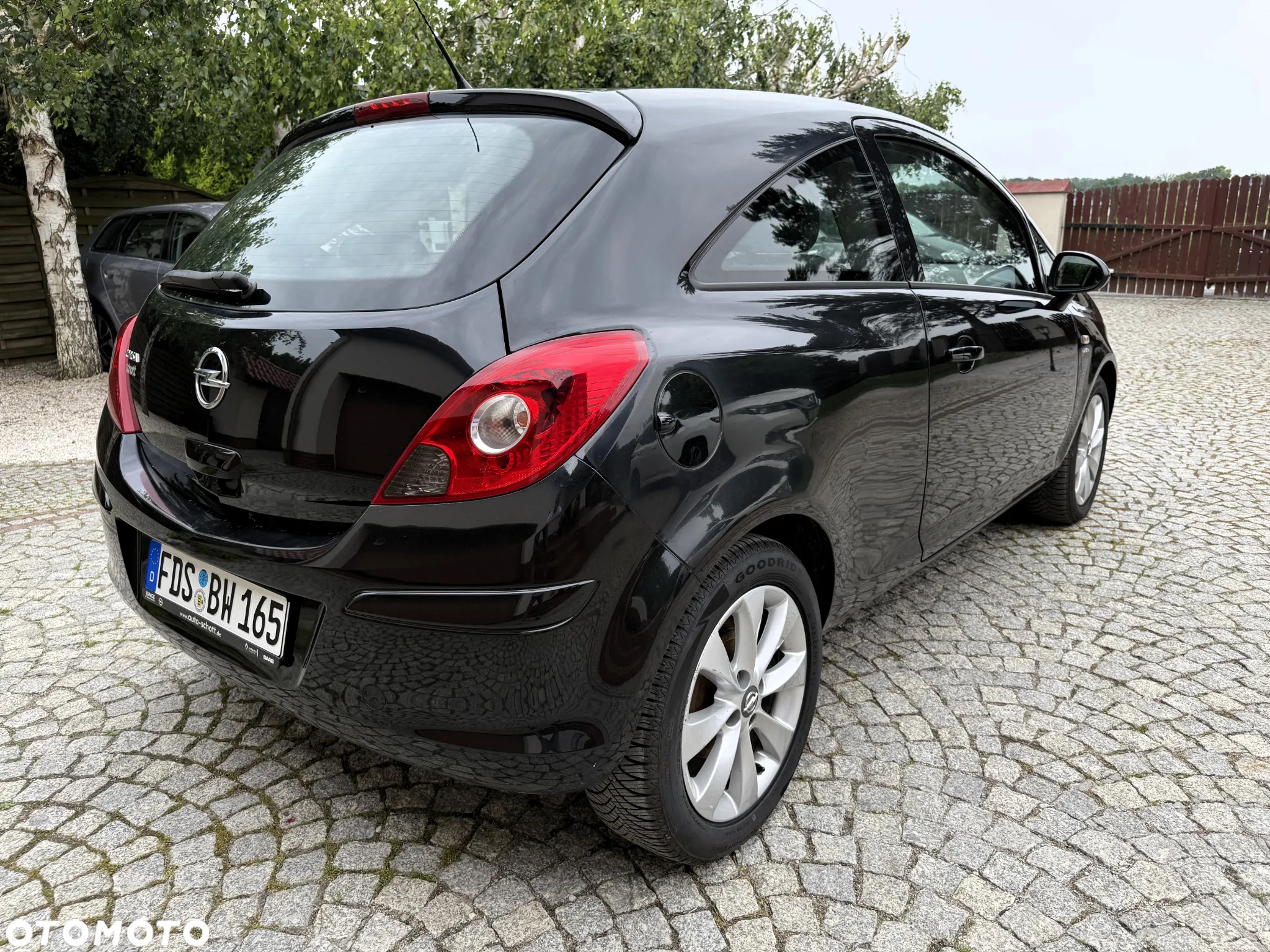 Opel Corsa 1.4 16V Active - 14