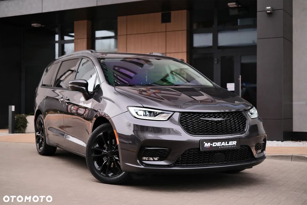 Chrysler Pacifica - 3