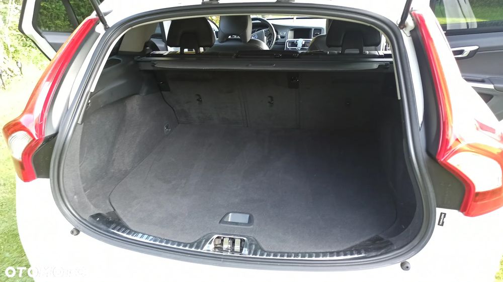 Volvo V60 T5 AWD Geartronic Momentum - 16