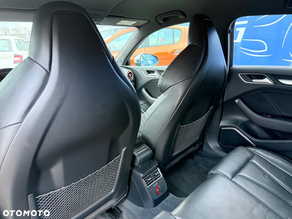 Audi S3 Limousine S tronic - 13