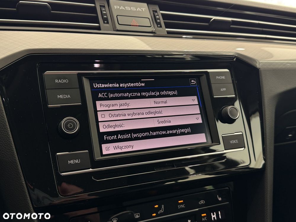 Volkswagen Passat - 33