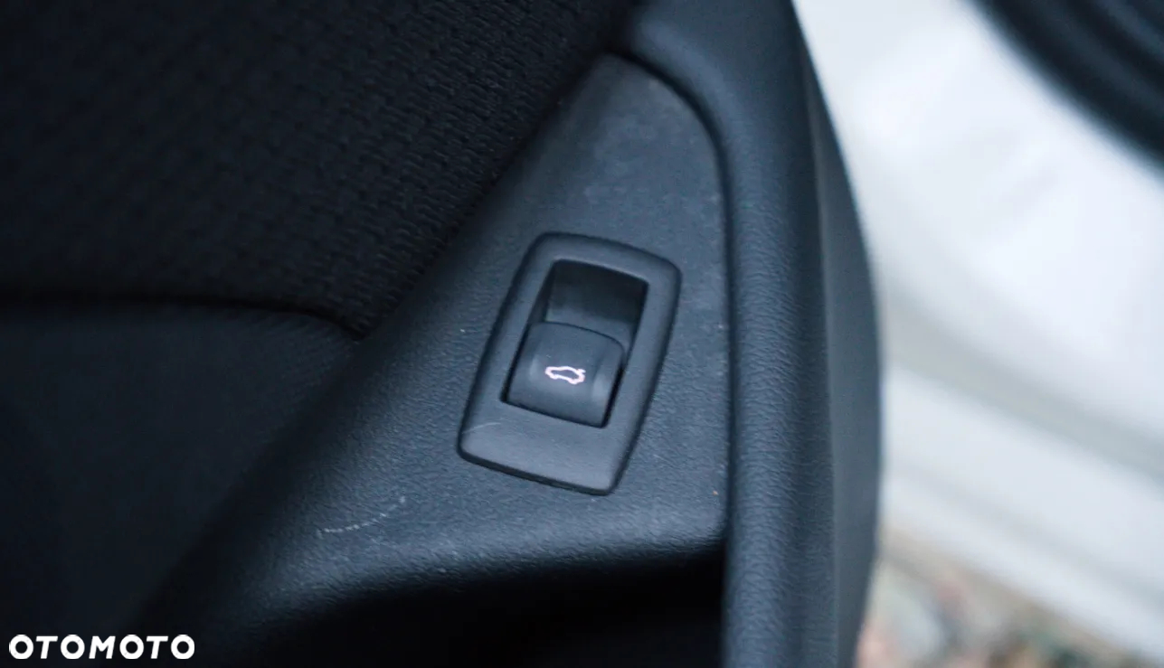 BMW Seria 5 520i - 14