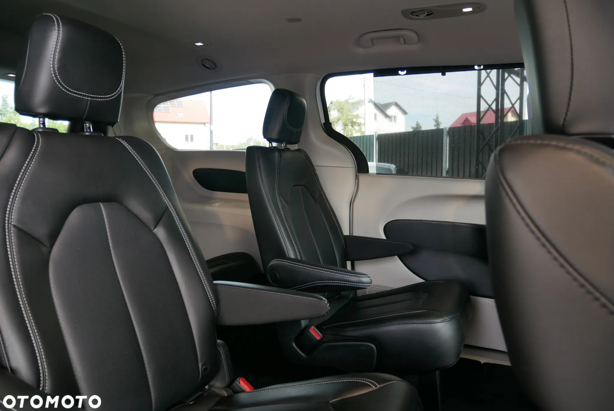 Chrysler Pacifica - 11