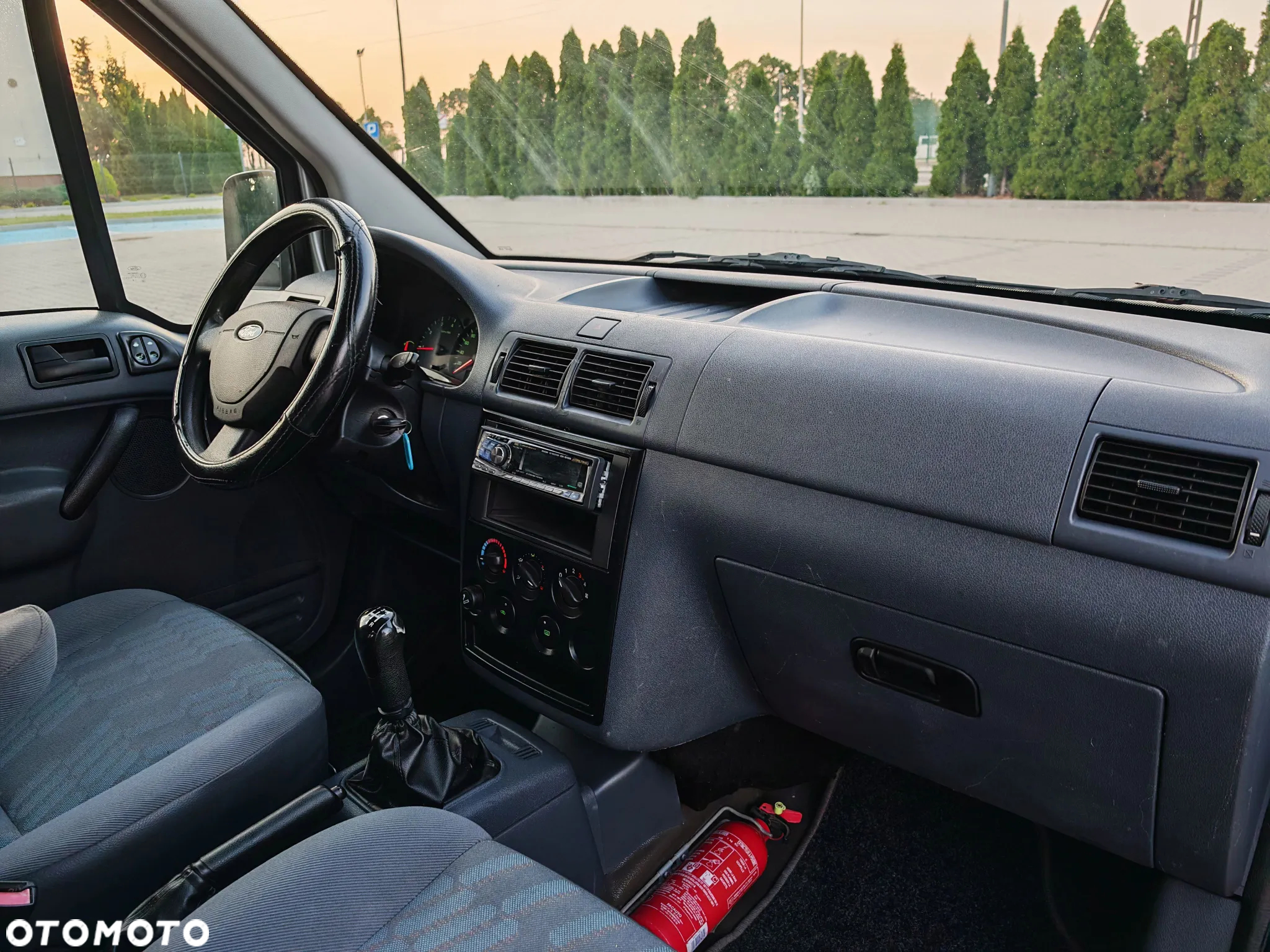 Ford Transit Connect 220 SWB Van - 17
