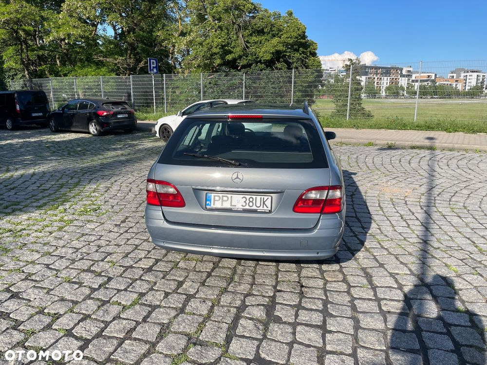 Mercedes-Benz Klasa E 280 CDI T Classic - 4
