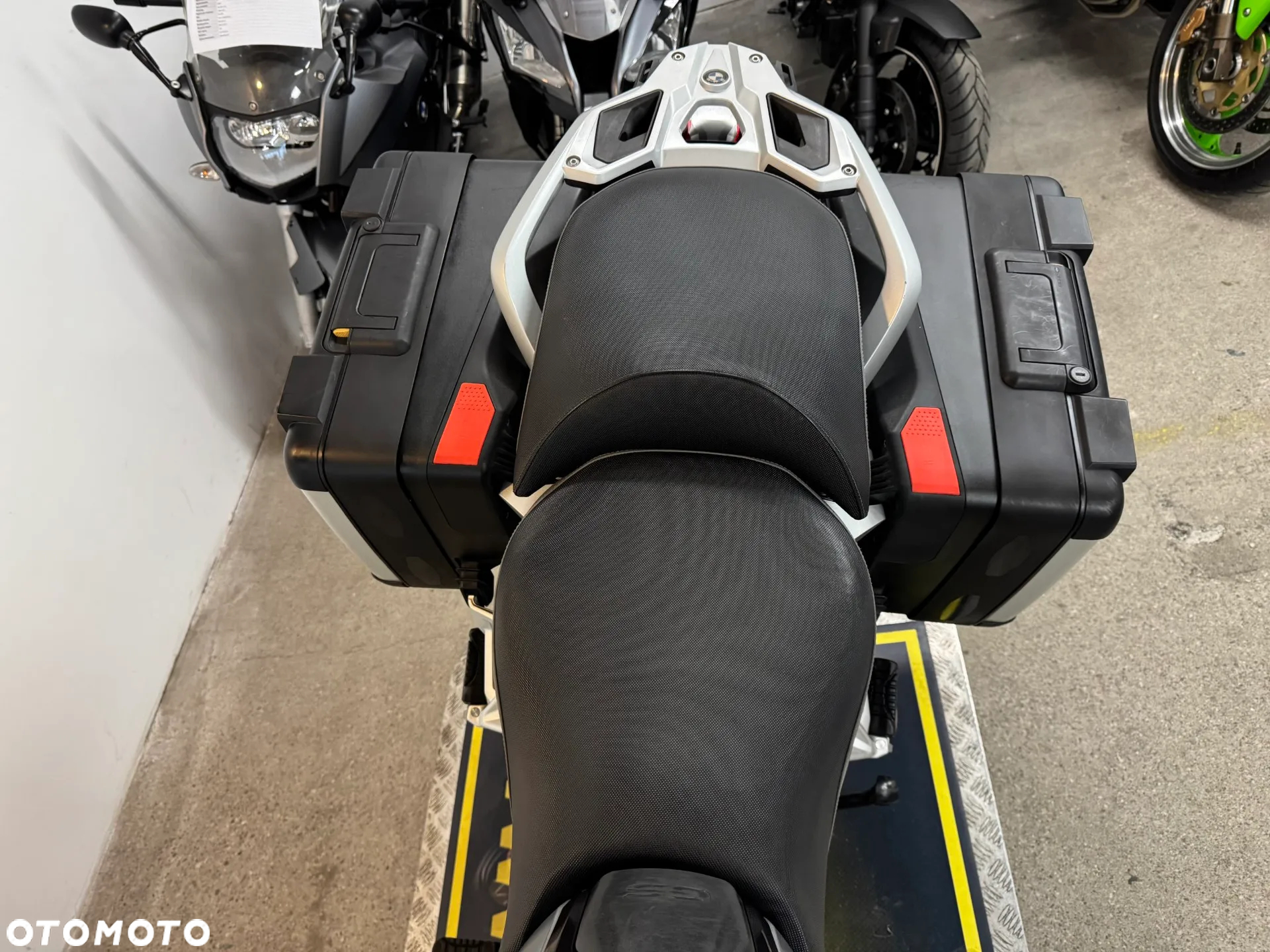 BMW R - 27