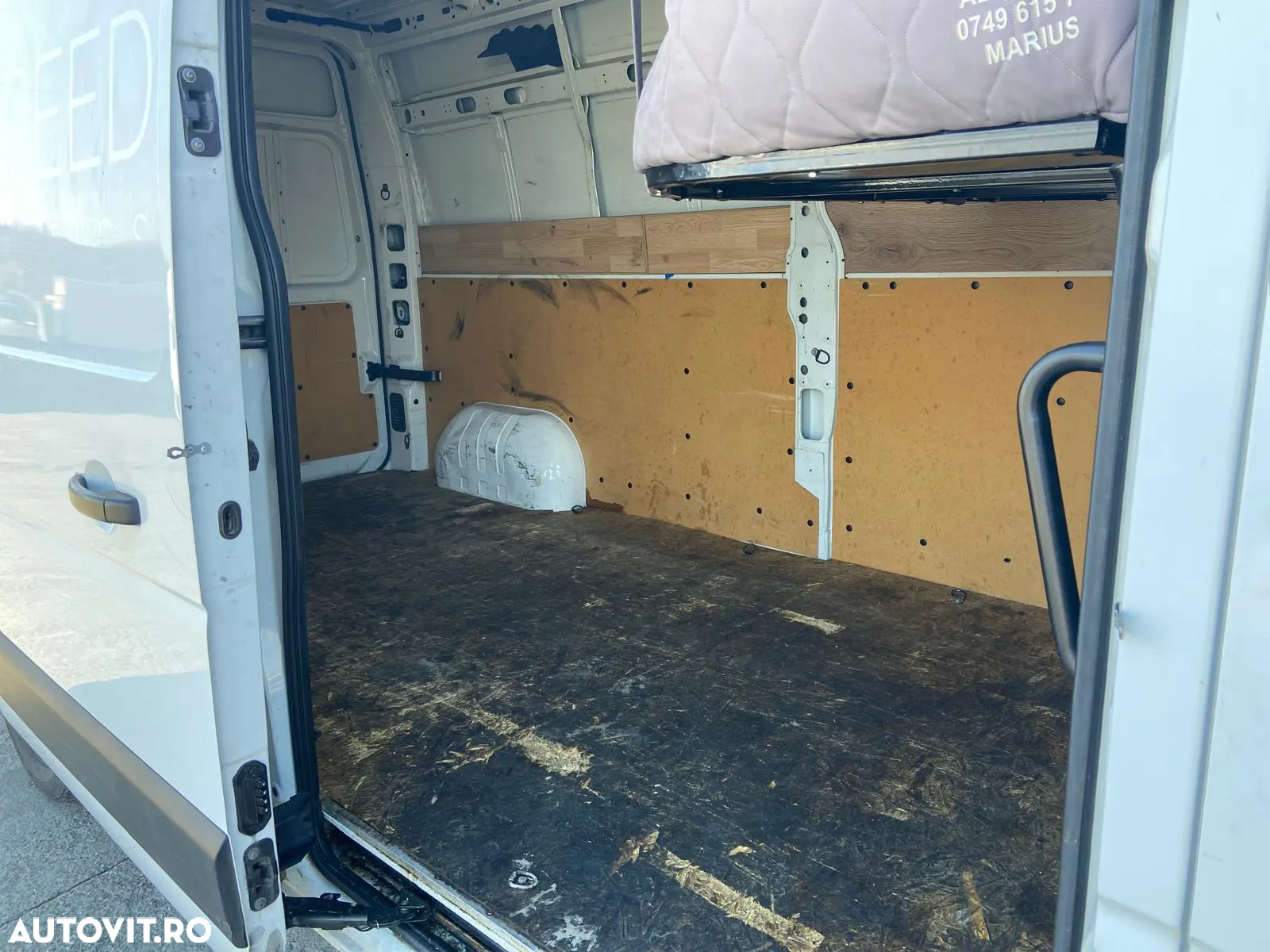Renault Master Furgon 2.3 dci 135 cp L3H2 - 12