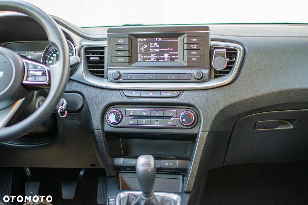 Kia Ceed 1.6 CRDi SCR M - 8