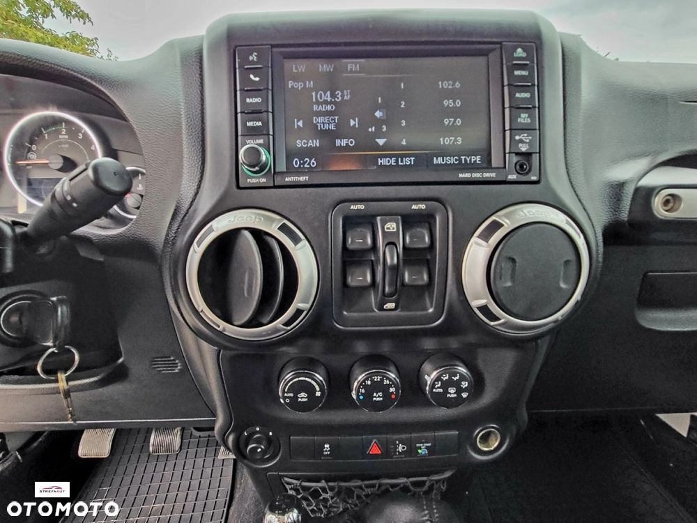 Jeep Wrangler - 30