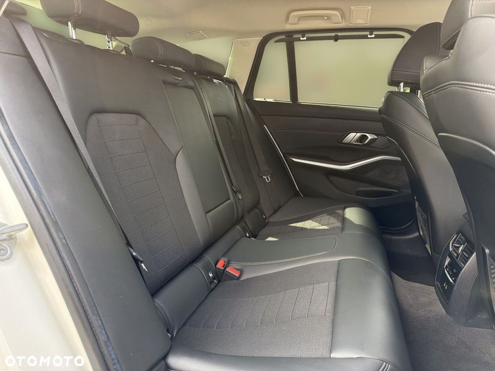 BMW Seria 3 - 16