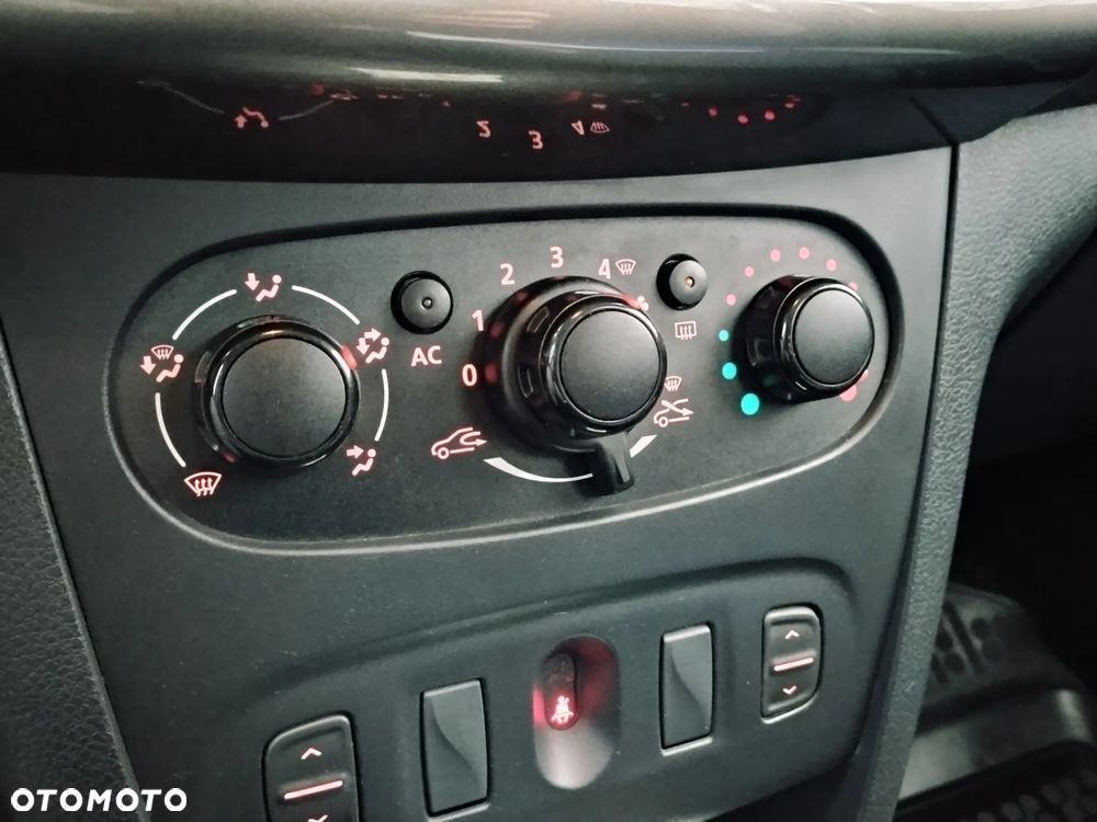 Dacia Sandero TCe 90 Celebration - 21