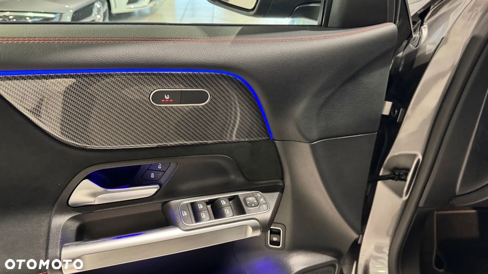 Mercedes-Benz GLB 200 AMG Line 7G-DCT - 14