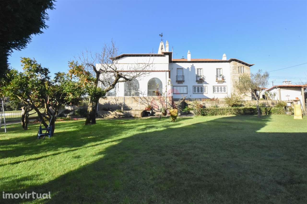 Quinta T4 com 4.600 m2, com 3 Pisos, Piscina, Jardins, um Salão de Eve - Grande imagem: 3/18