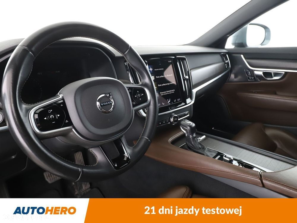 Volvo V90 Cross Country - 11