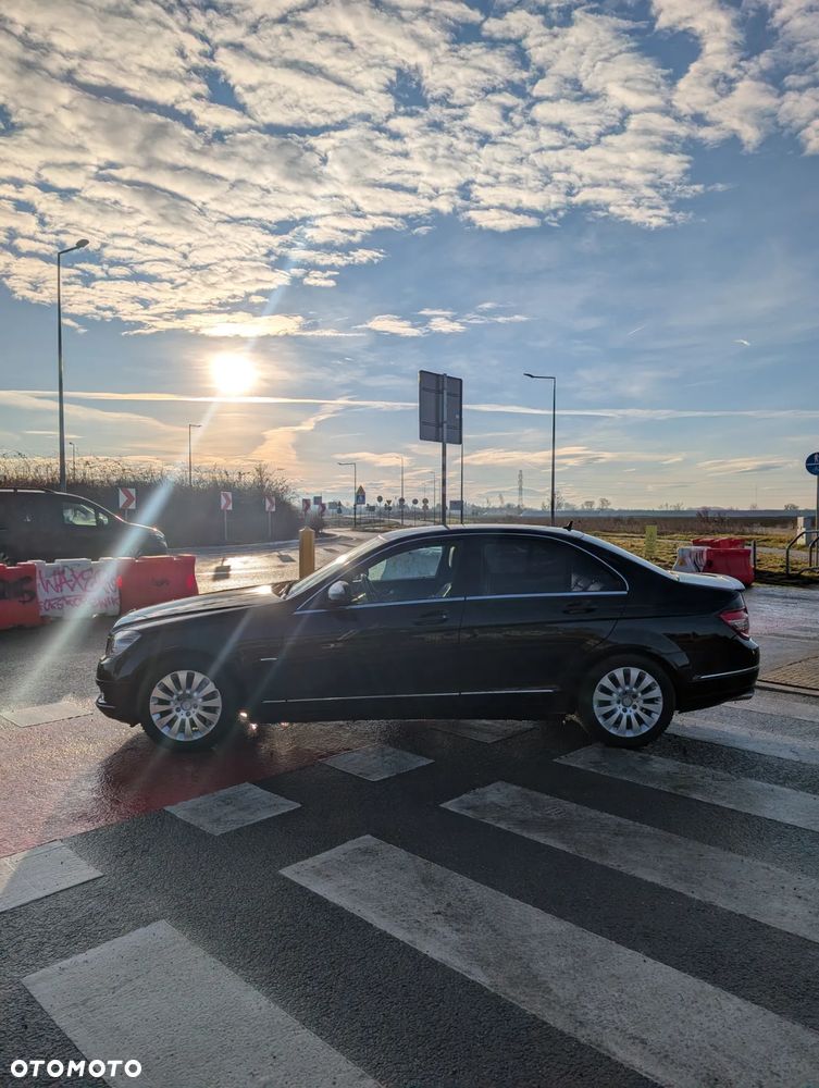 Mercedes-Benz Klasa C 220 CDI DPF Automatik Avantgarde - 4