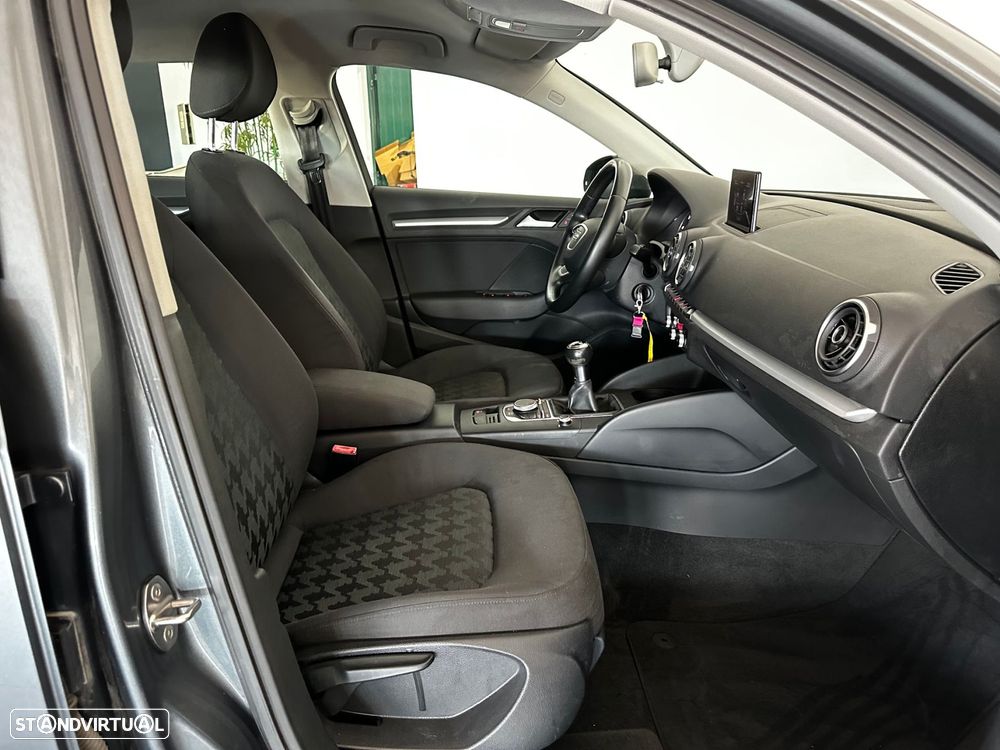 Audi A3 Sportback 1.6 TDI Advance Ultra - 26