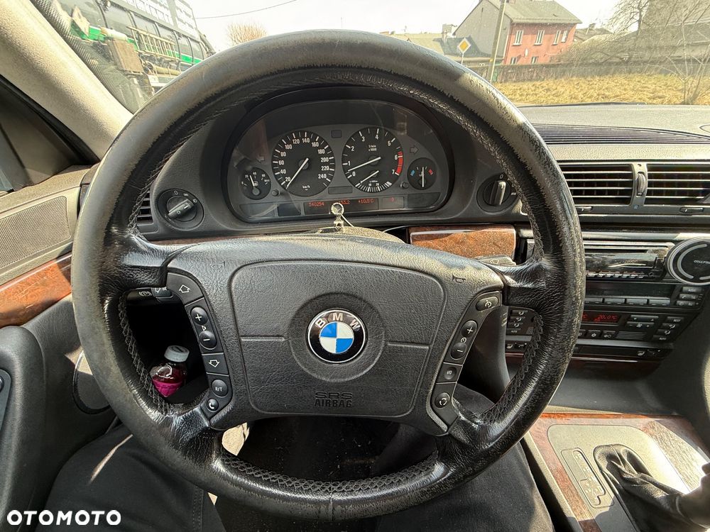 BMW Seria 7 740i - 11