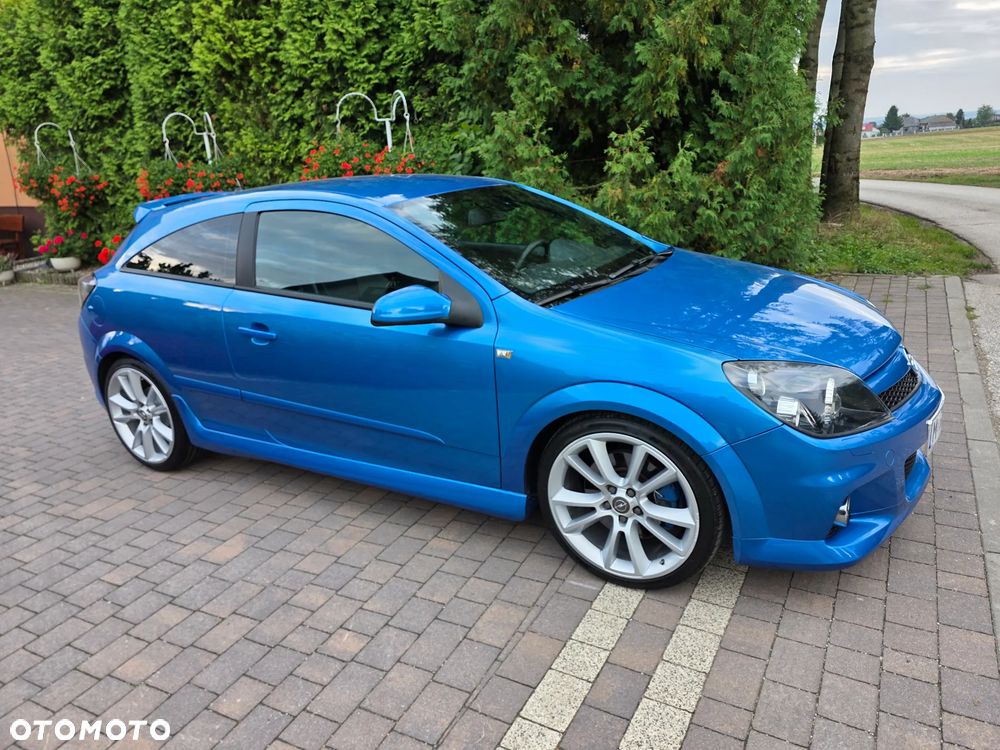 Opel Astra OPC - 3