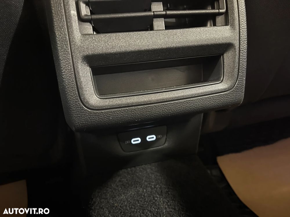 Volkswagen Golf 2.0 TDI SCR Life - 24