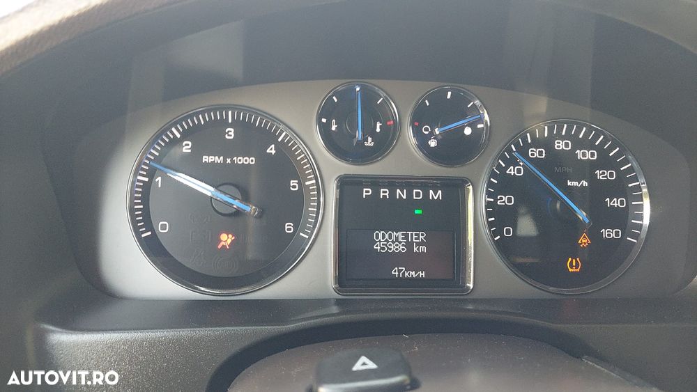 Cadillac Escalade - 4