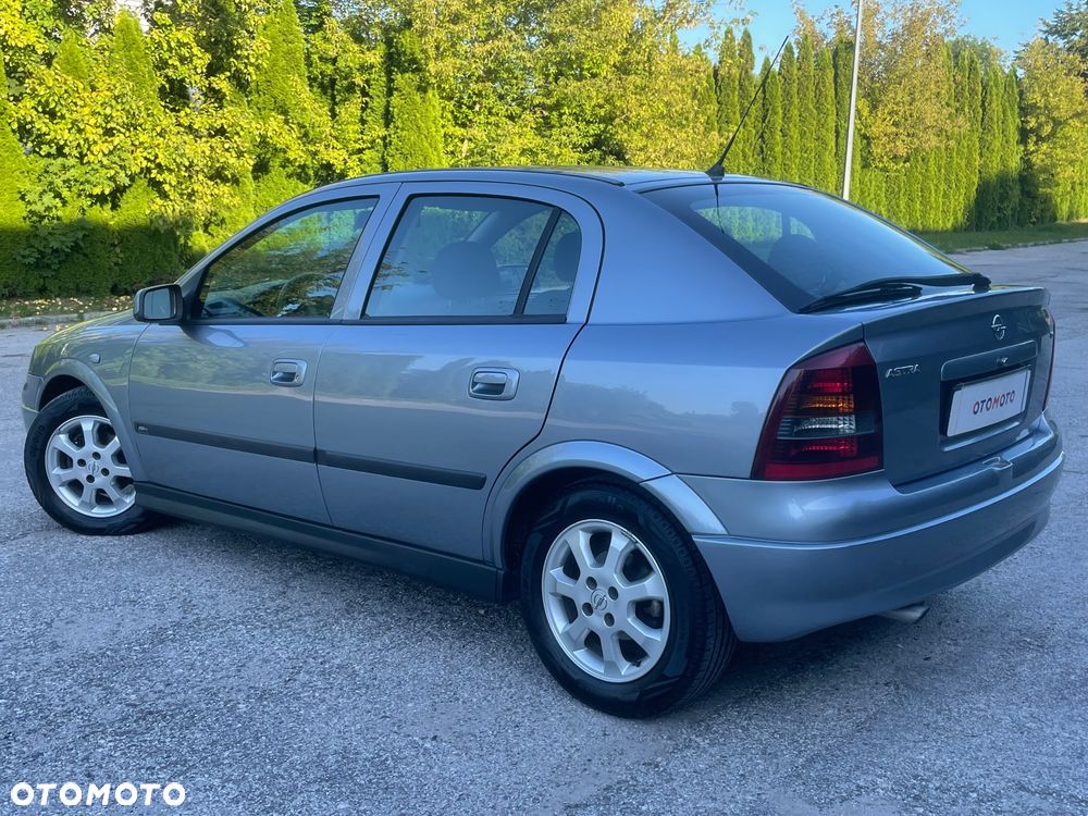 Opel Astra 1.6 NJoy - 4