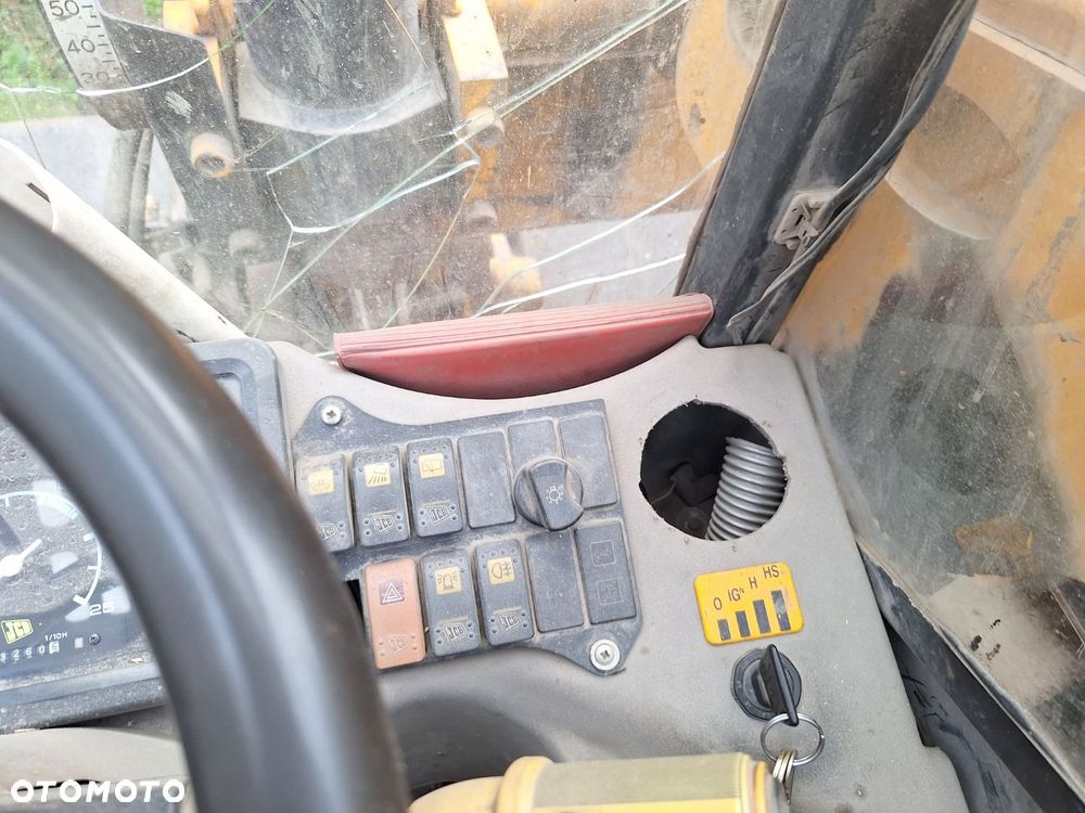 JCB 520-50 4X4 - 15