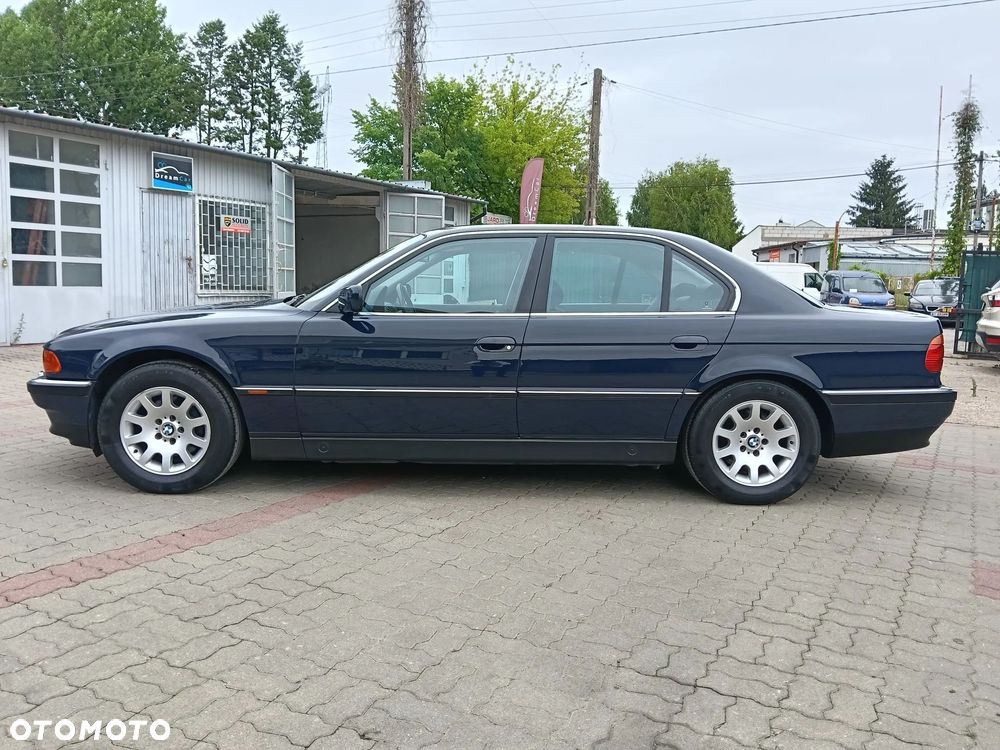 BMW Seria 7 - 17