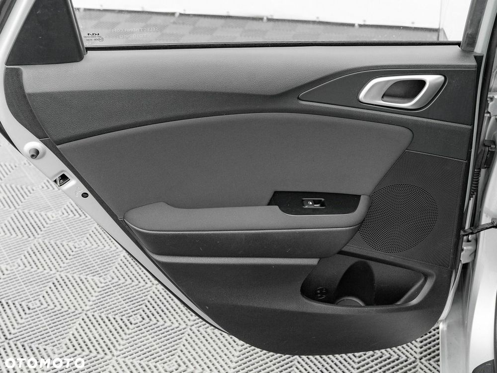 Kia Ceed 1.5 T-GDI M - 23
