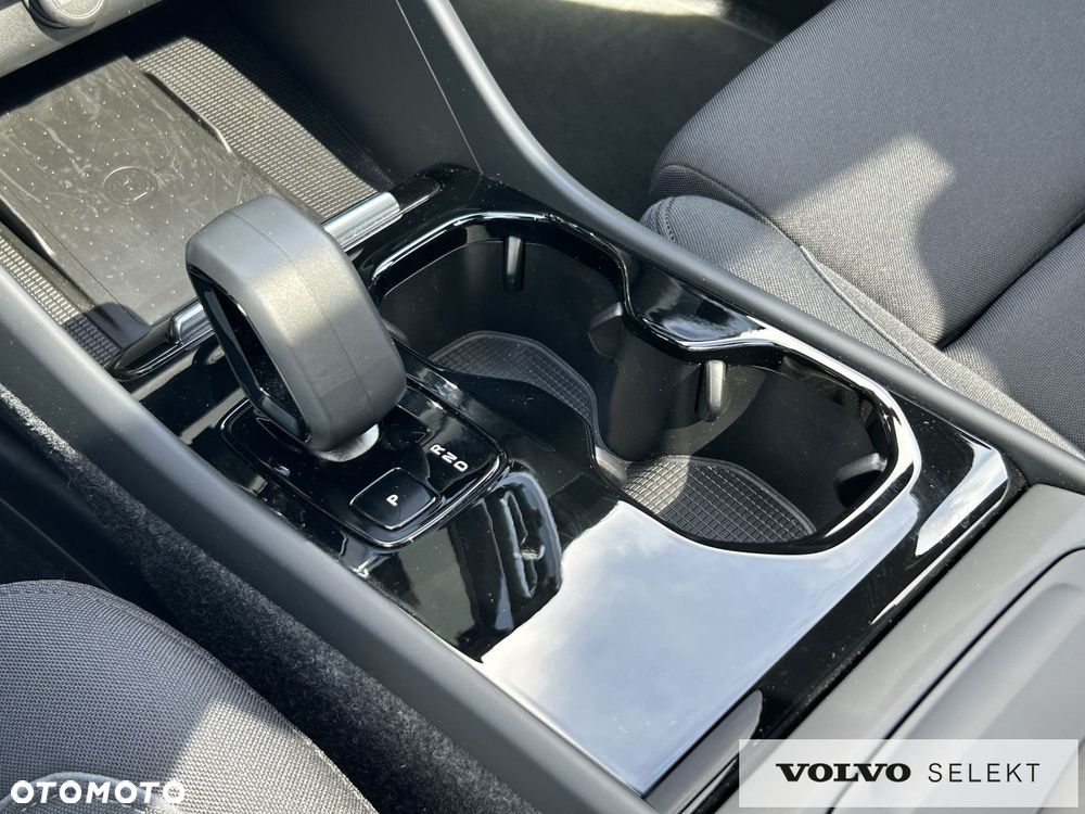 Volvo XC 40 - 25