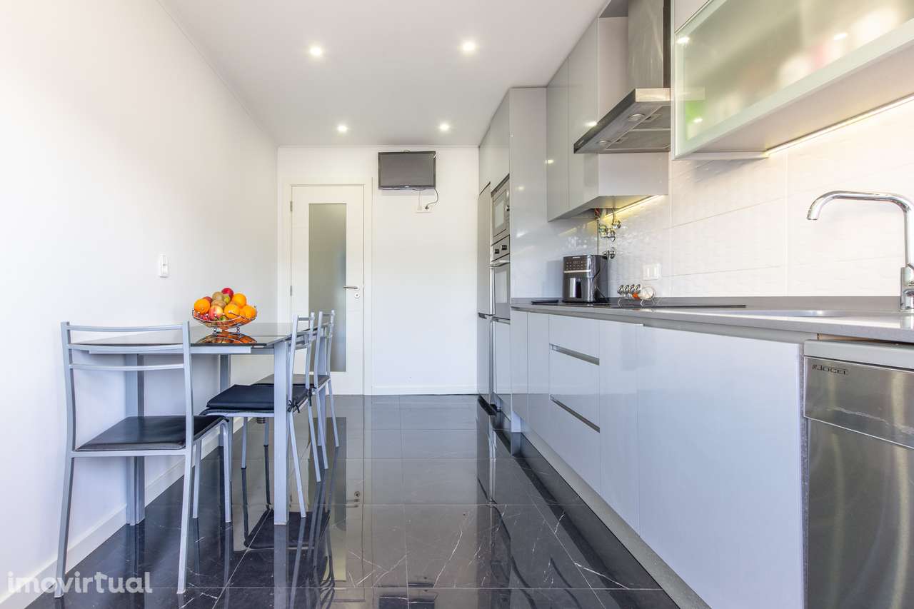 Apartamento T2 Remodelado em Almada - Grande imagem: 2/21