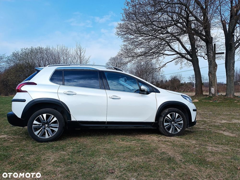Peugeot 2008 BlueHDi 100 Allure - 4