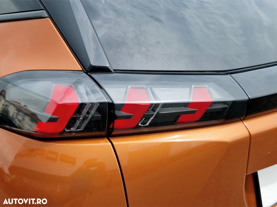 Peugeot 2008 PureTech 130 EAT8 Allure - 11