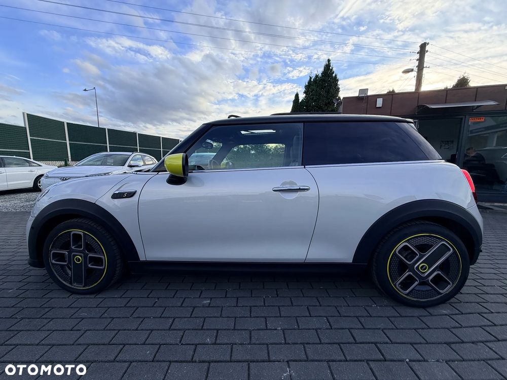 MINI Cooper SE Electric Trim - 12