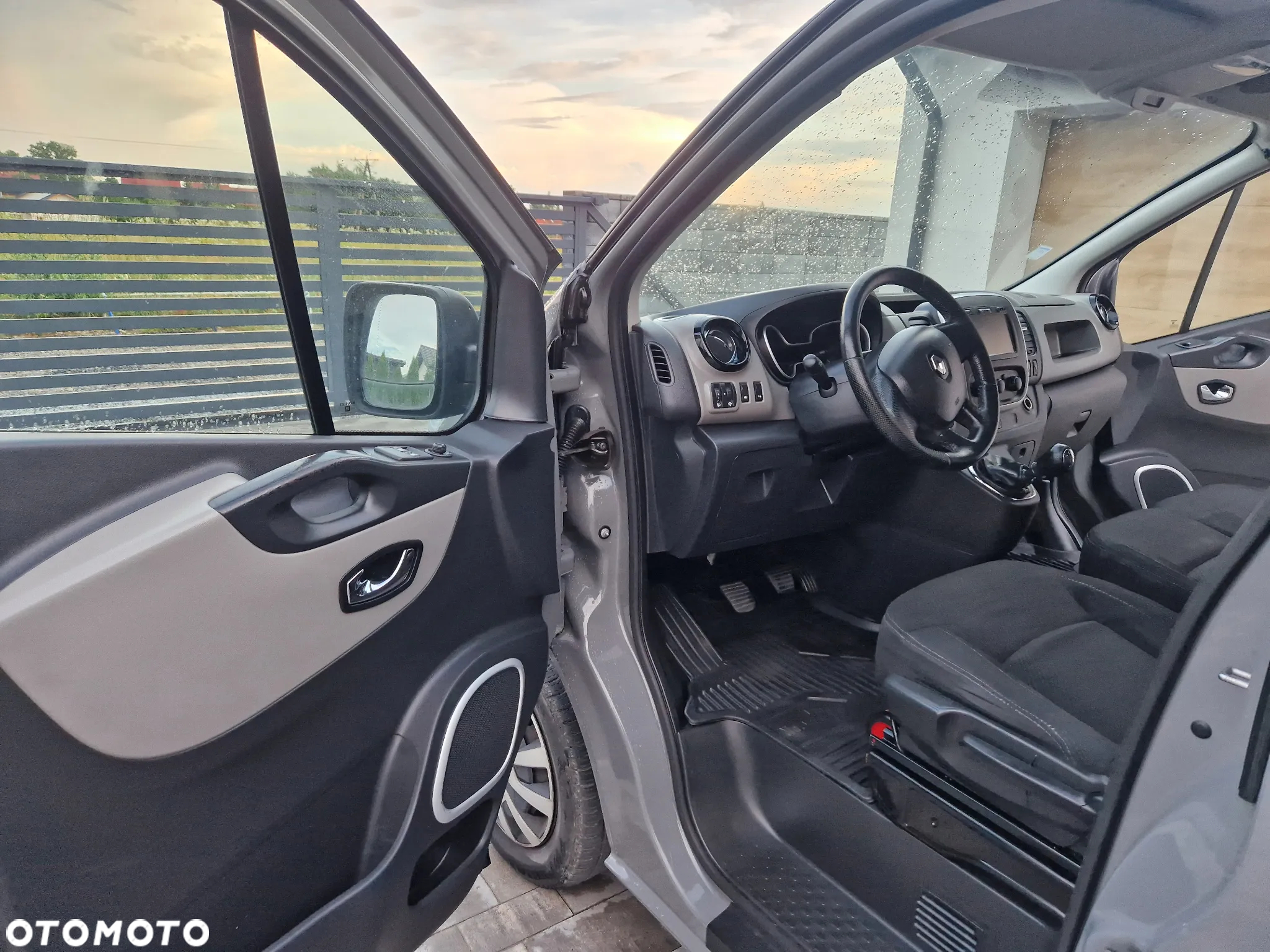 Renault Trafic - 16
