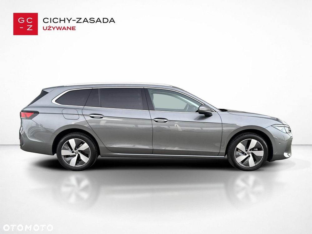 Volkswagen Passat - 4