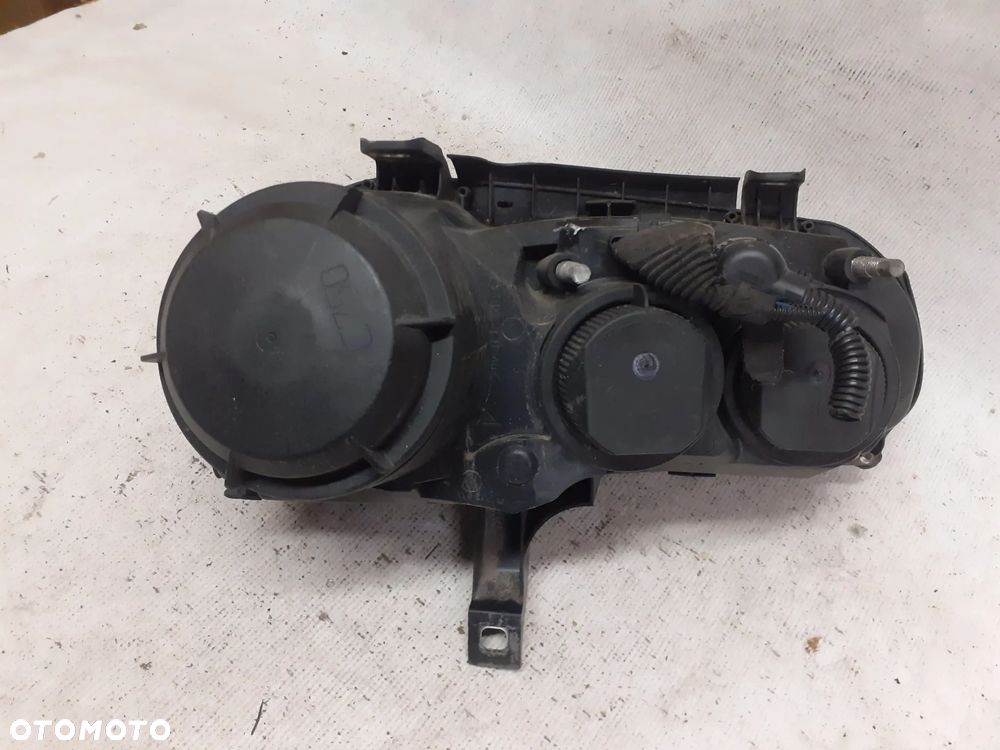 .  PRZOD PRZEDNIA LAMPA PRAWA ALFA ROMEO 159 - 3