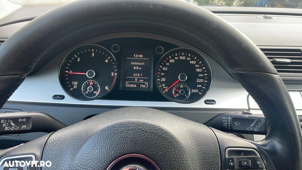 Volkswagen Passat - 12