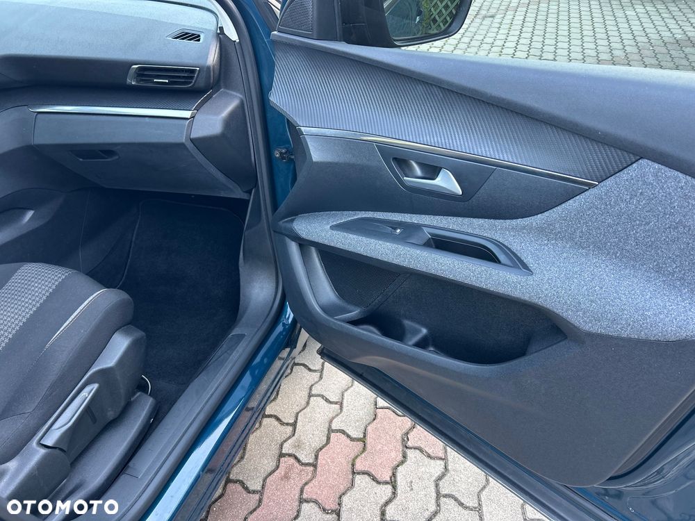 Peugeot 3008 1.5 BlueHDi Allure Pack S&S EAT8 - 18