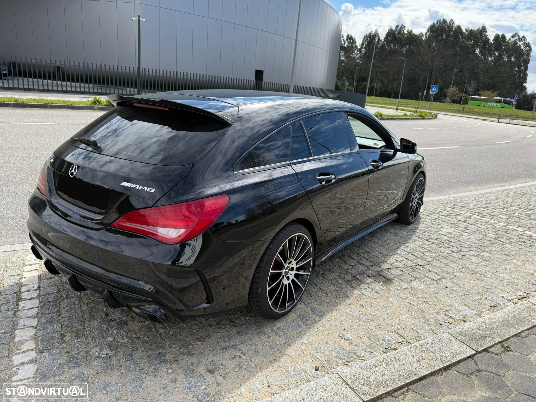 Mercedes-Benz CLA 220 d Shooting Brake AMG Line Aut. - 2