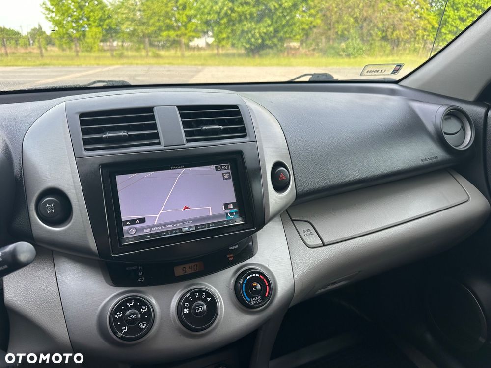 Toyota RAV4 - 7