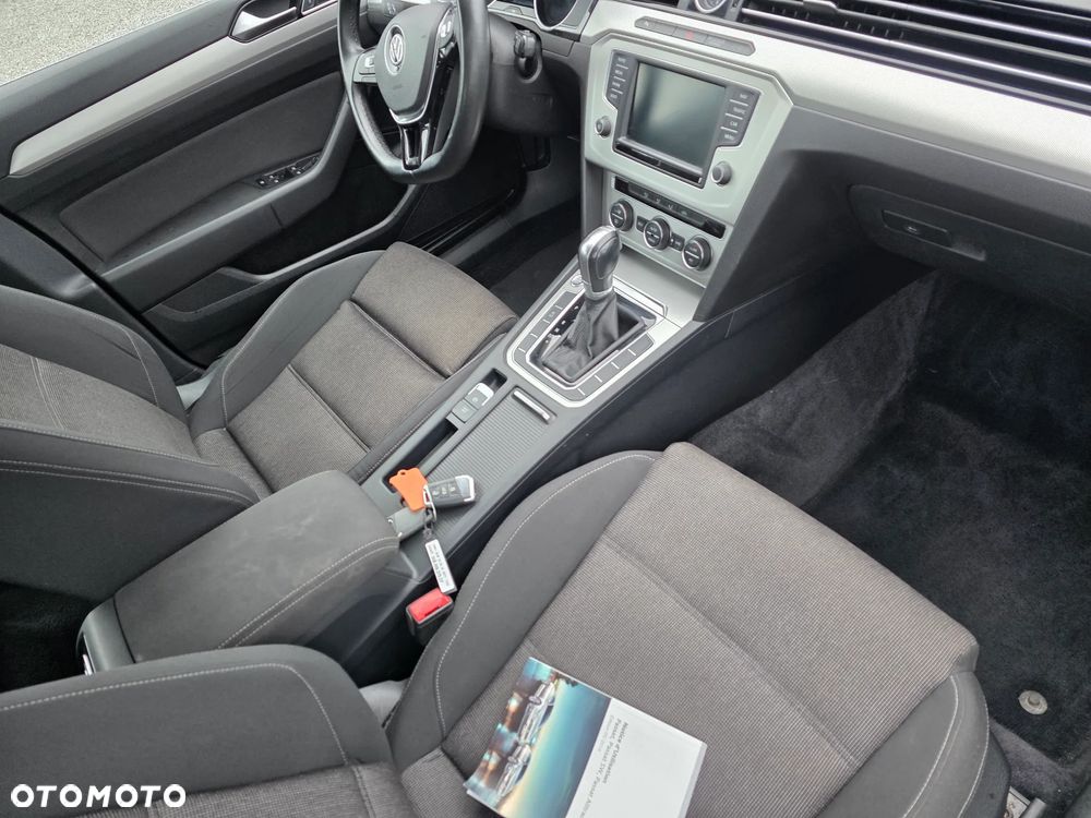 Volkswagen Passat 1.6 TDI SCR DSG Comfortline - 7