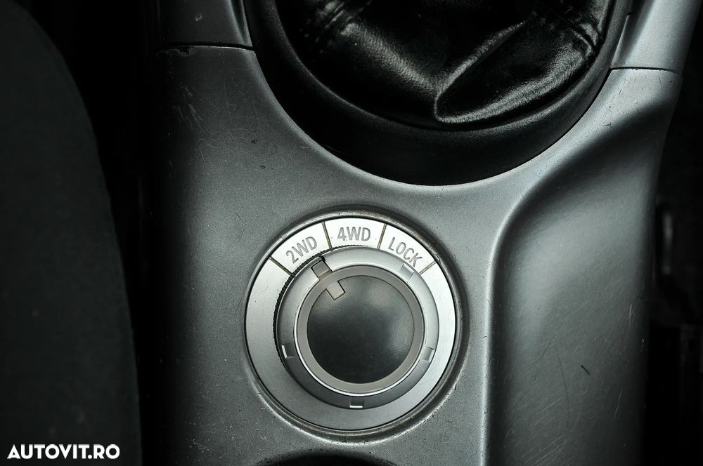 Mitsubishi Outlander - 8
