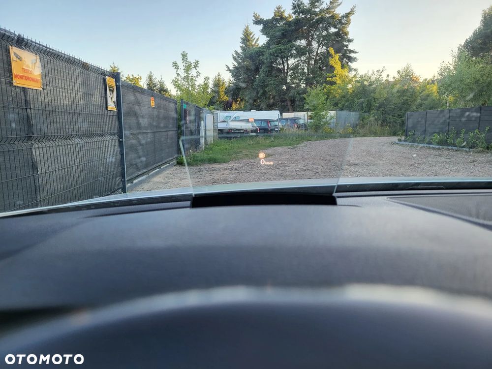 Volkswagen Passat 2.0 TDI SCR DSG Business - 18