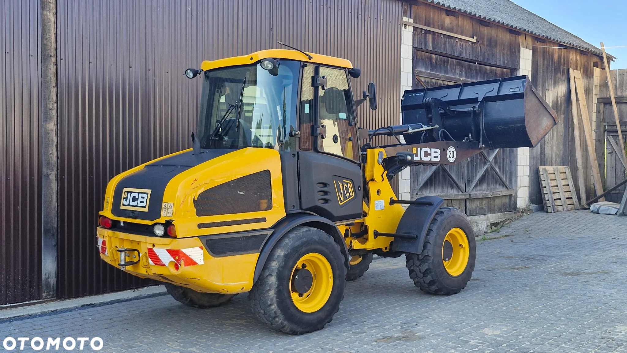 JCB 407 - 3