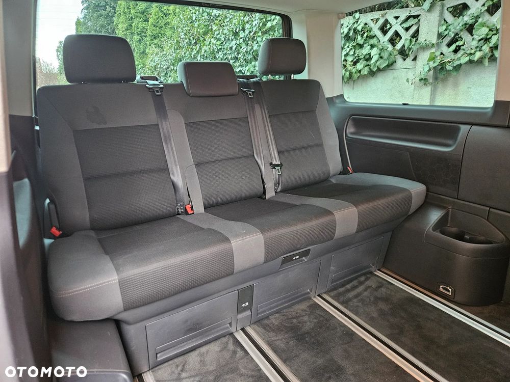Volkswagen Multivan - 25