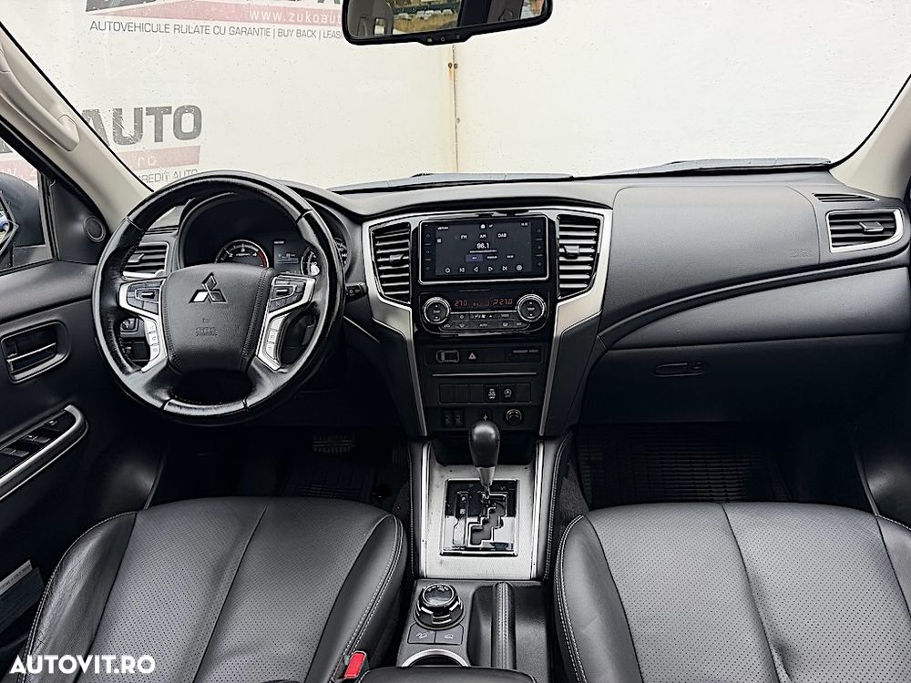 Mitsubishi L200 Double Cab 2.2 DI-D A/T Instyle - 9