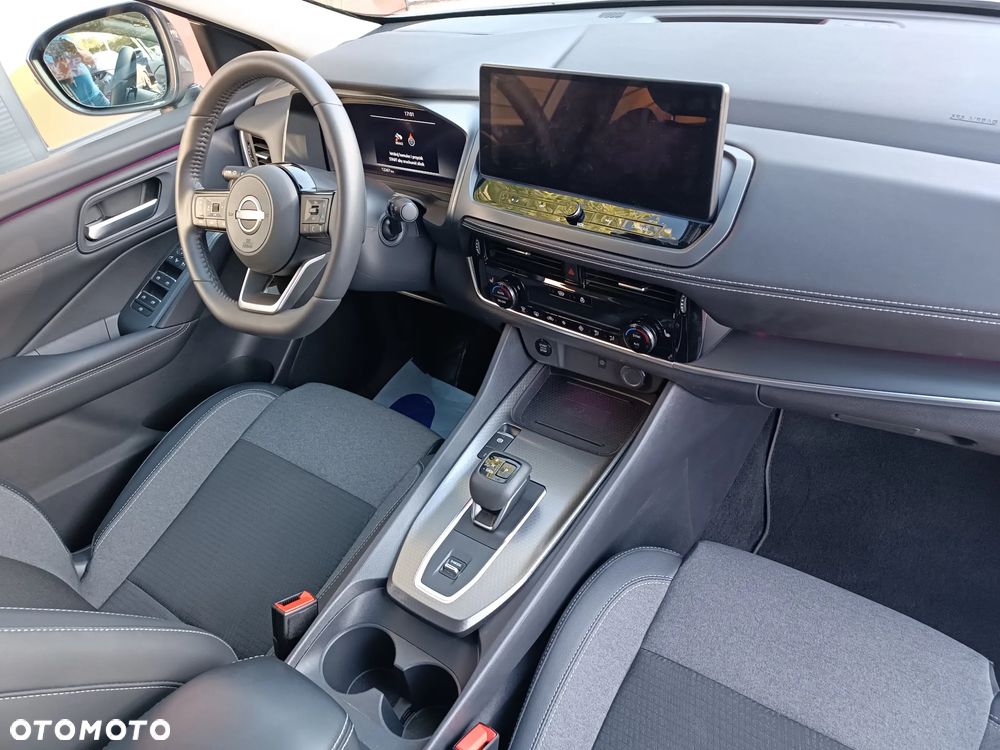 Nissan Qashqai 1.3 DIG-T mHEV N-Connecta Xtronic - 25