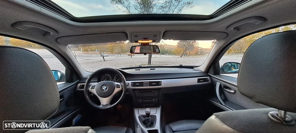 BMW 320 d Exclusive - 23